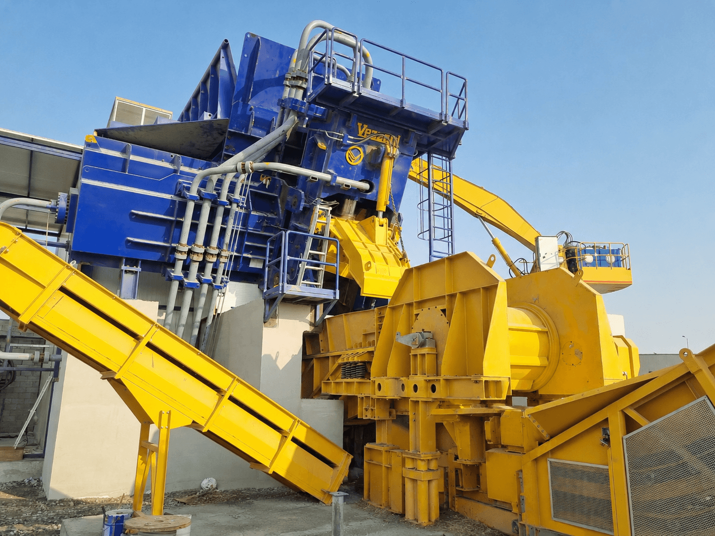 Vezzani Scrap Shear Machine
